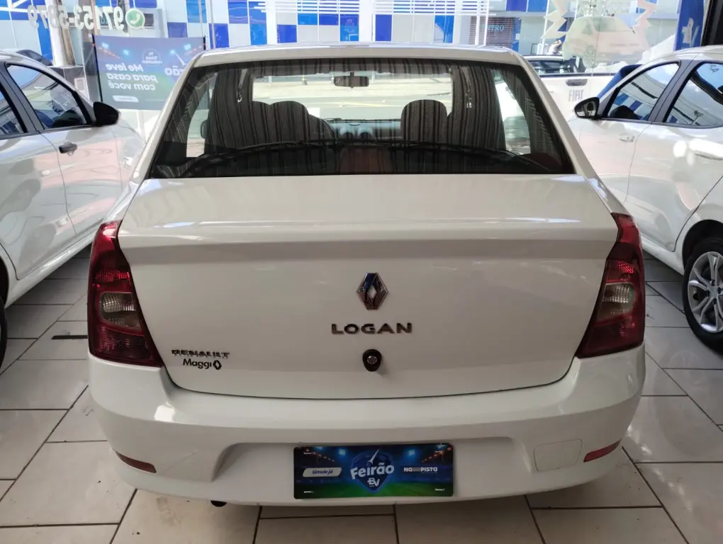 RENAULT Logan - Foto