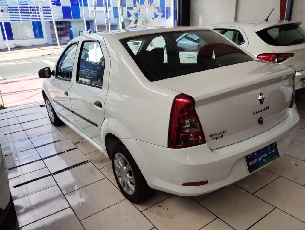 RENAULT Logan - Foto