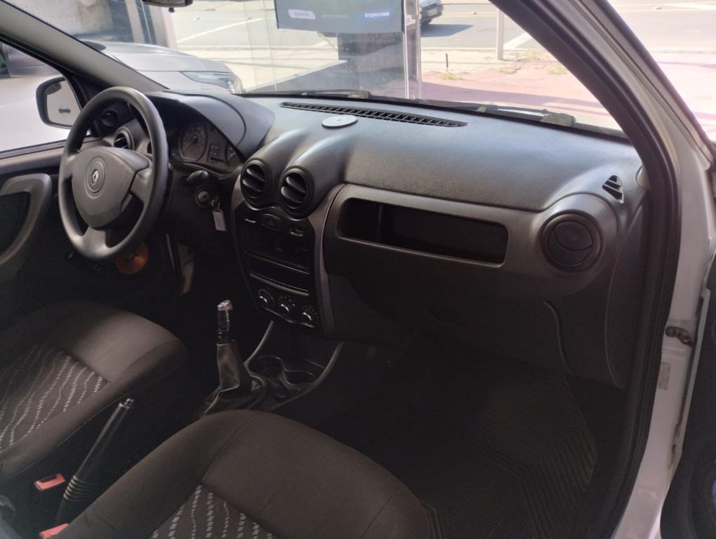 RENAULT Logan - Foto