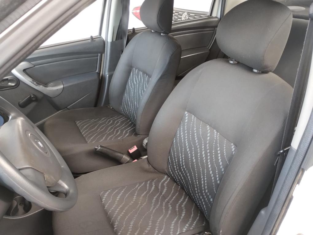 RENAULT Logan - Foto