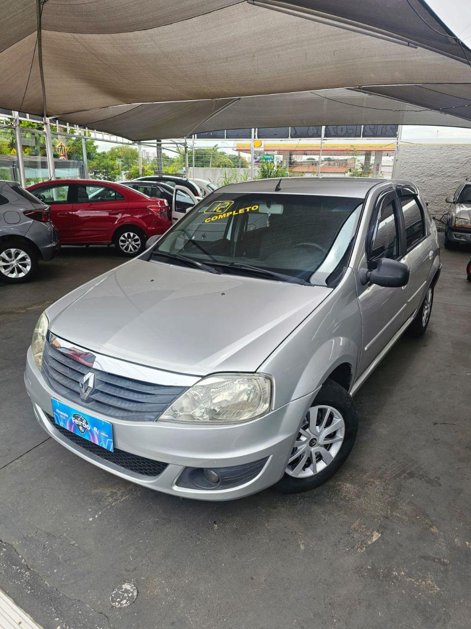 RENAULT Logan - Foto