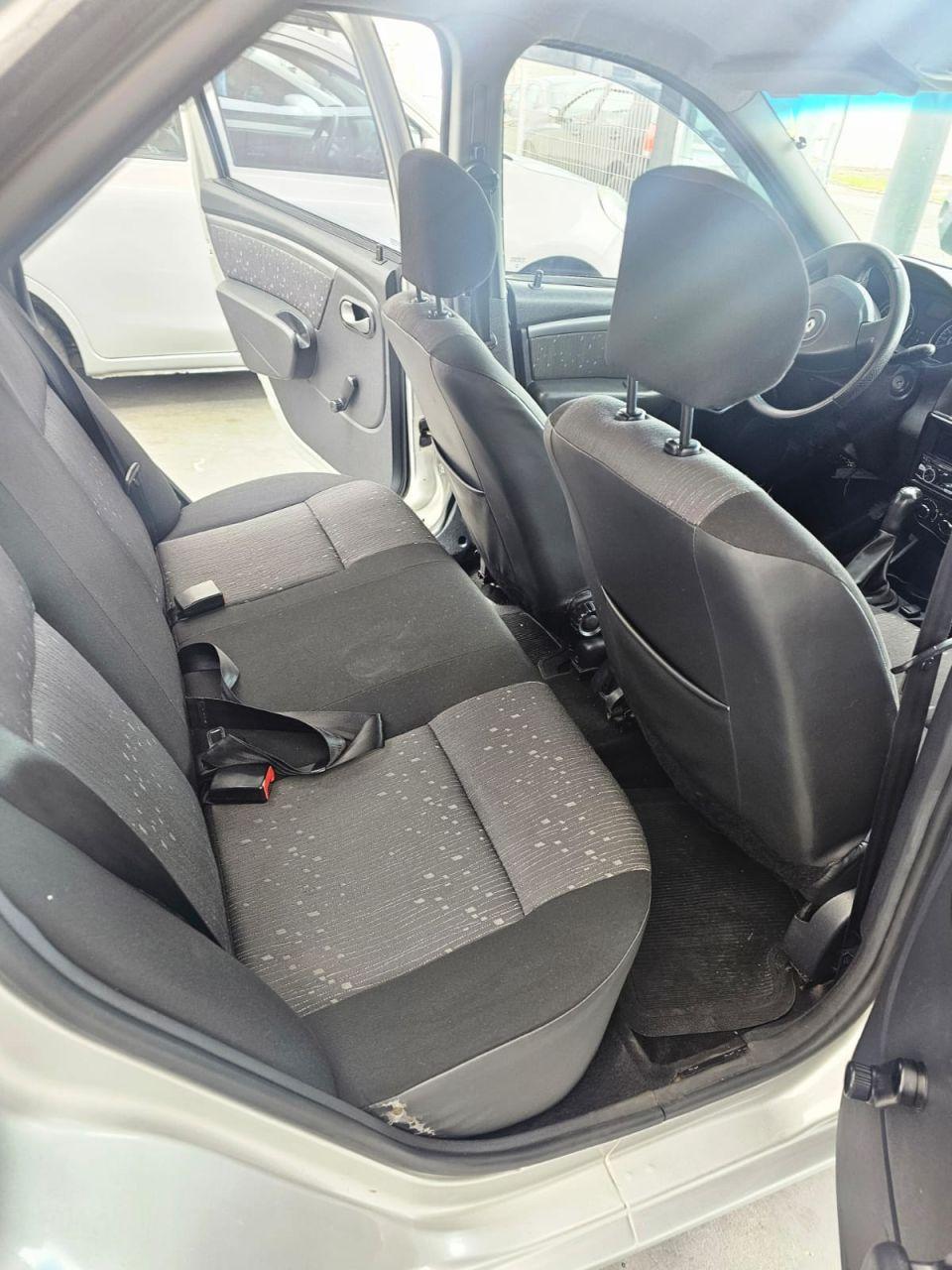 RENAULT Logan - Foto