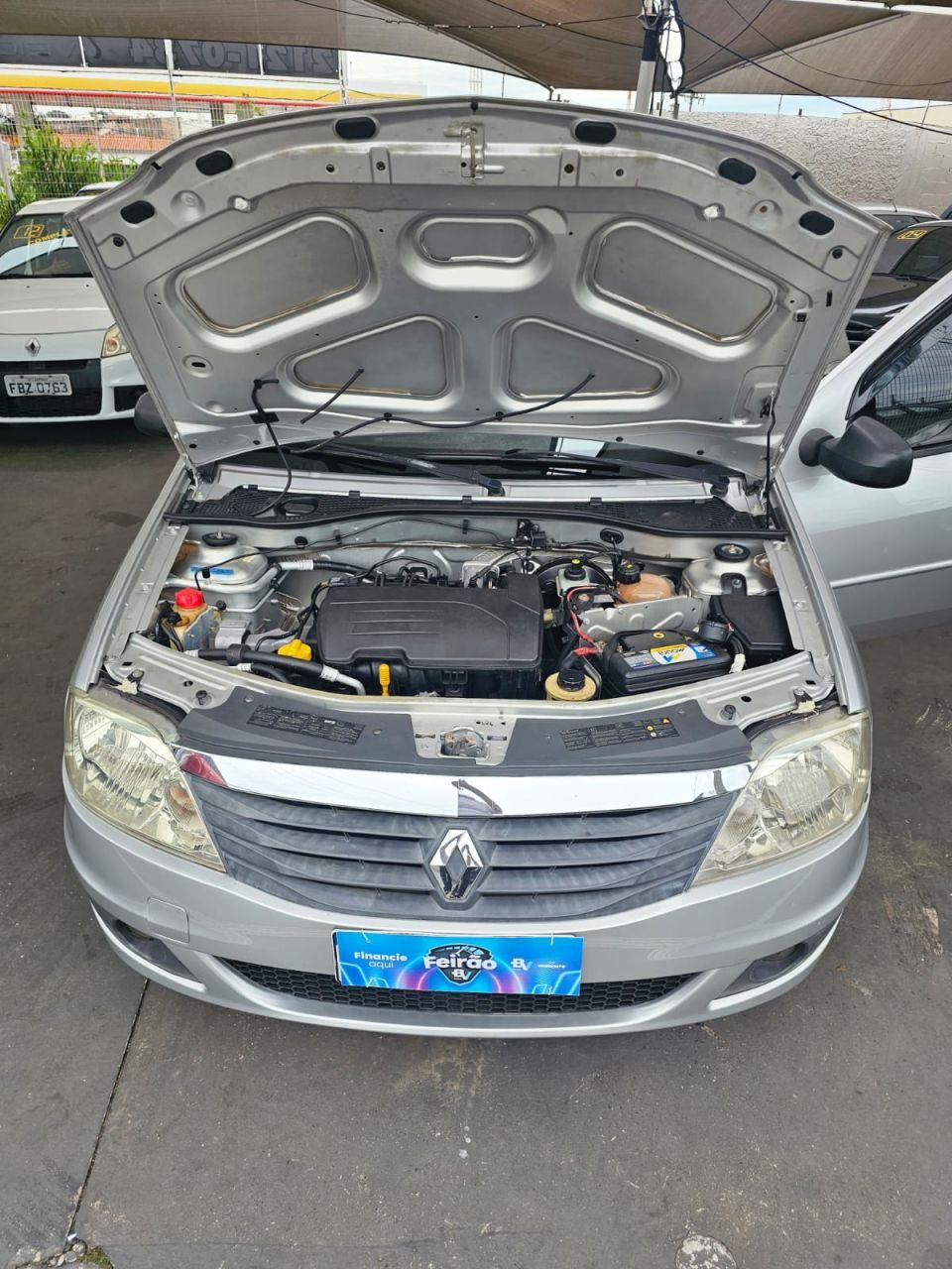 RENAULT Logan - Foto