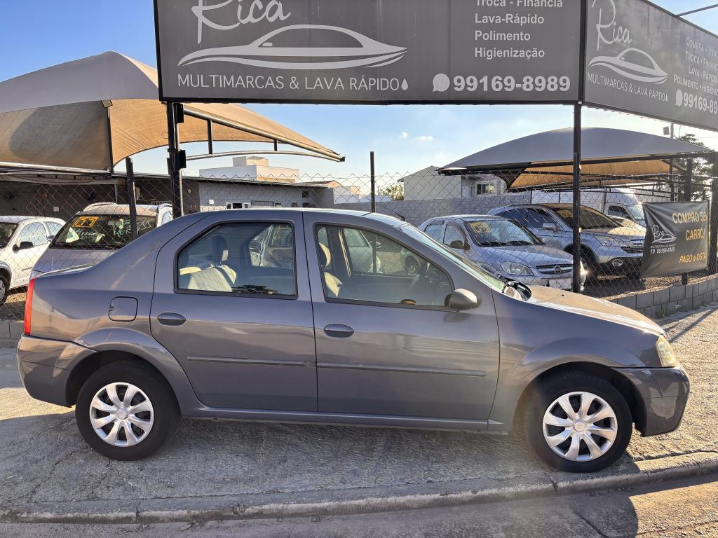 RENAULT Logan - Foto