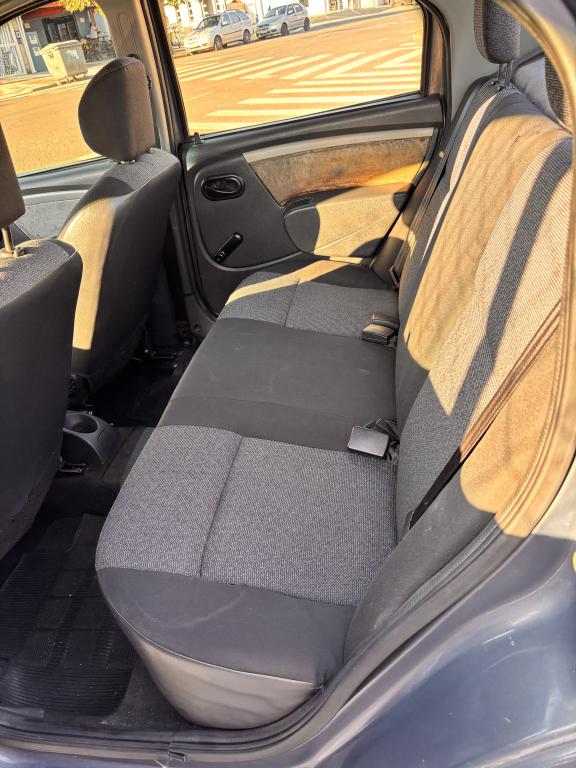 RENAULT Logan - Foto