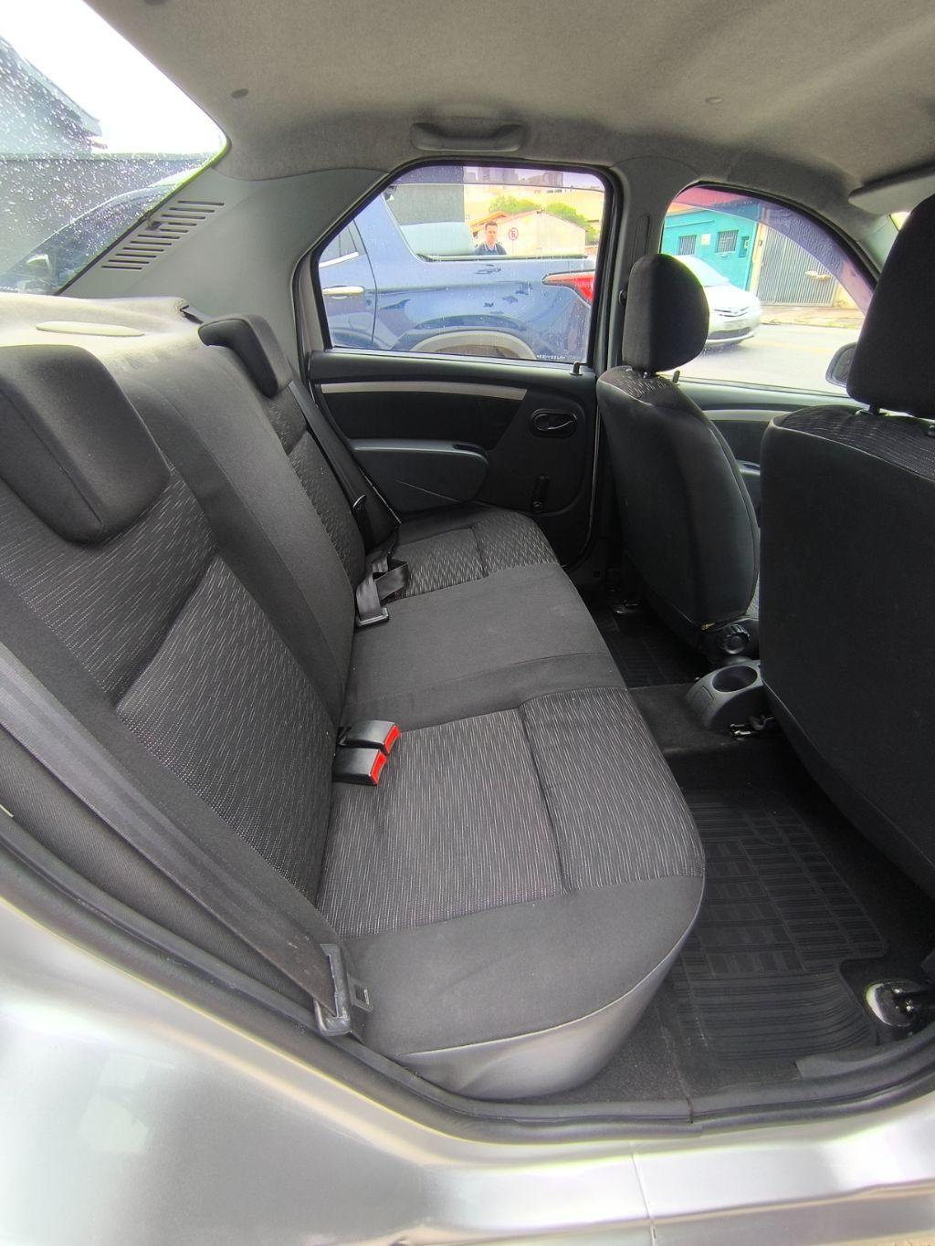 RENAULT Logan - Foto