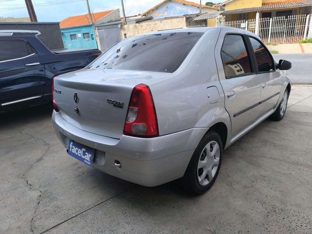 RENAULT Logan - Foto