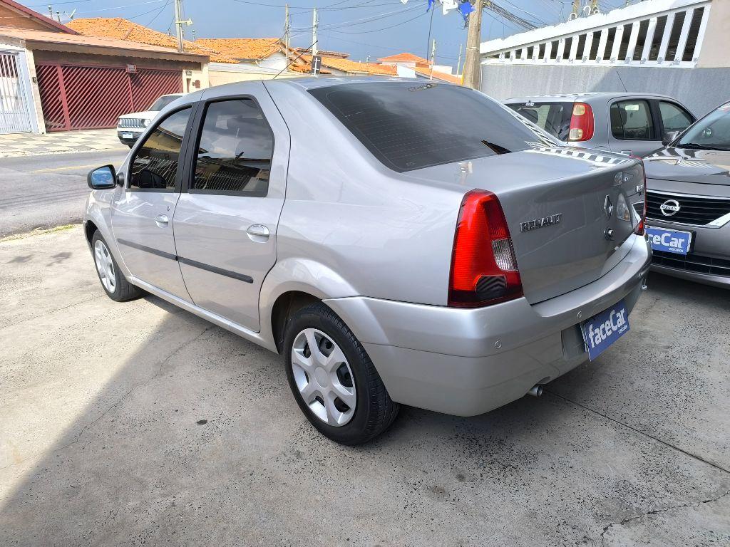 RENAULT Logan - Foto