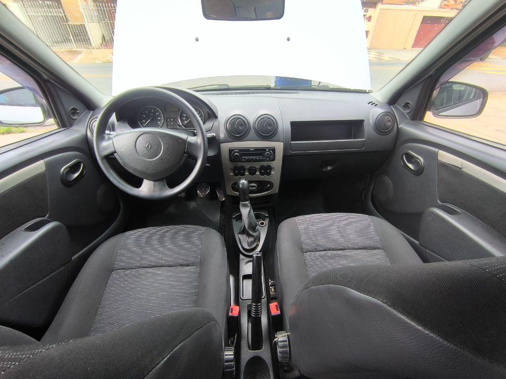 RENAULT Logan - Foto