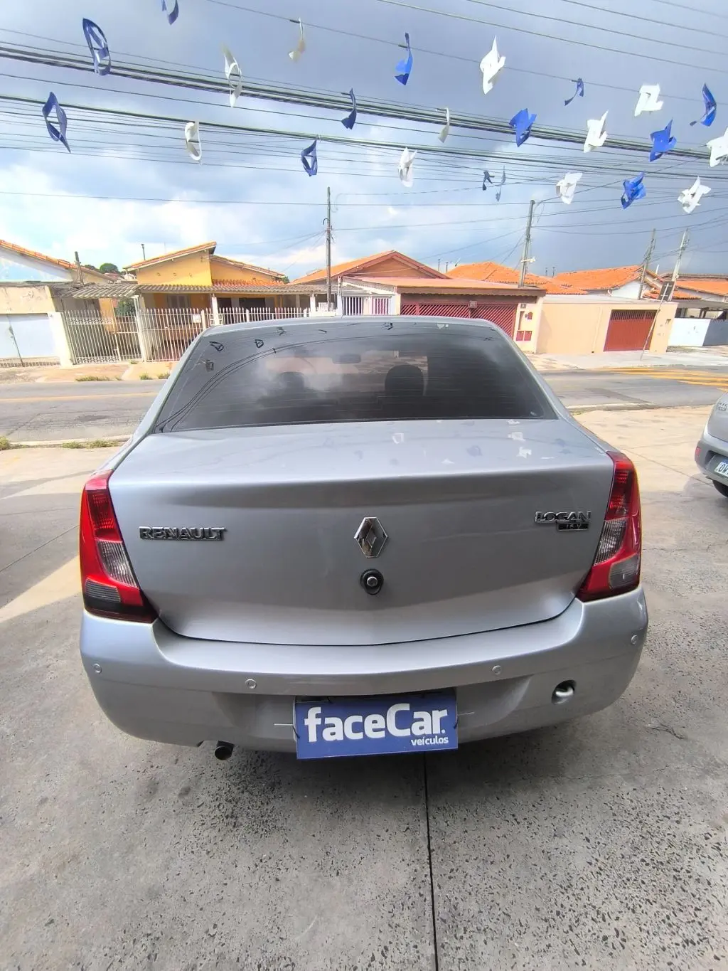 RENAULT Logan - Foto