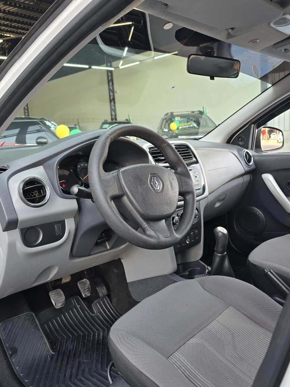 RENAULT Logan - Foto