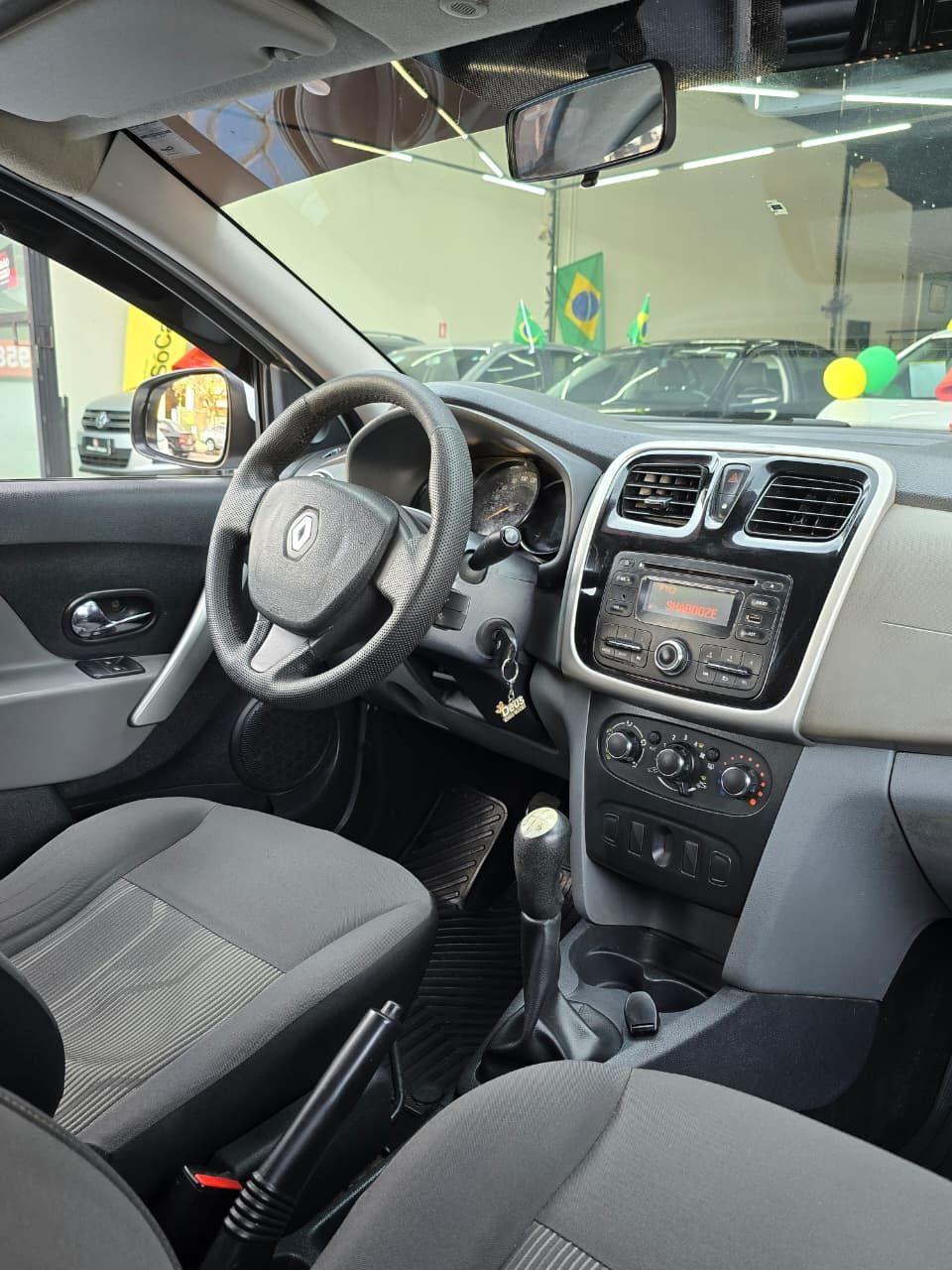 RENAULT Logan - Foto