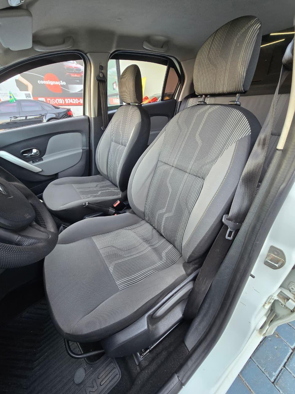 RENAULT Logan - Foto