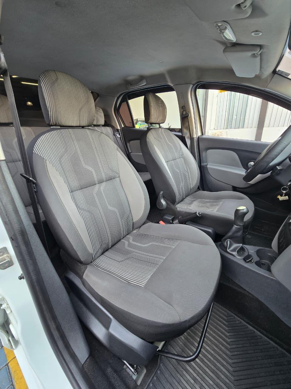RENAULT Logan - Foto