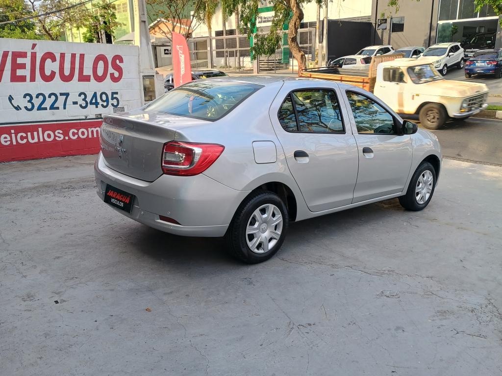 RENAULT Logan - Foto