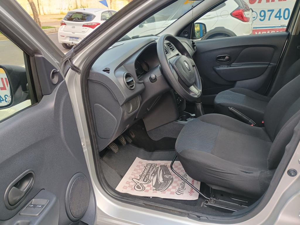 RENAULT Logan - Foto