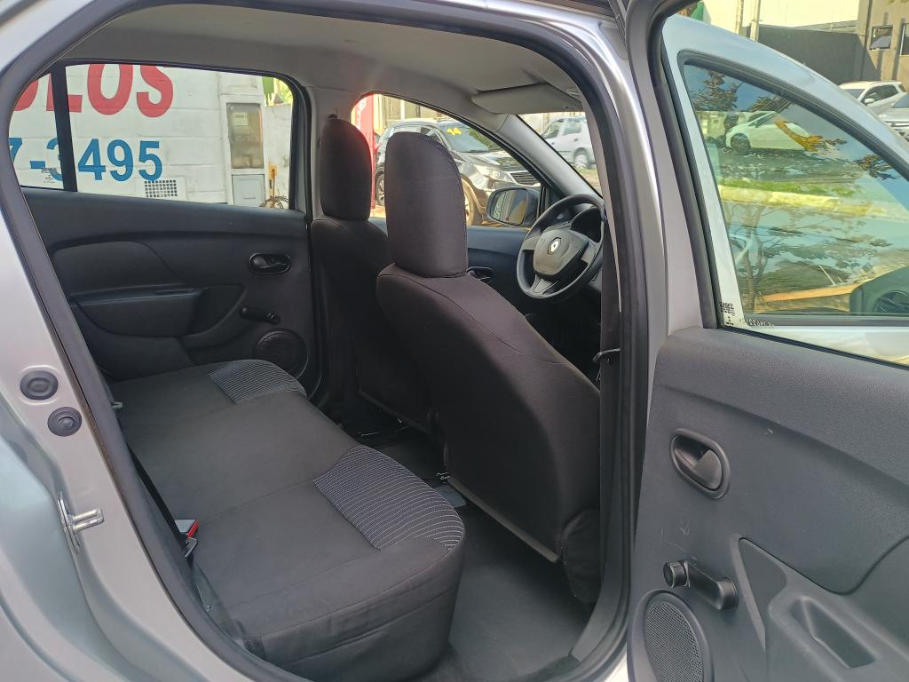 RENAULT Logan - Foto