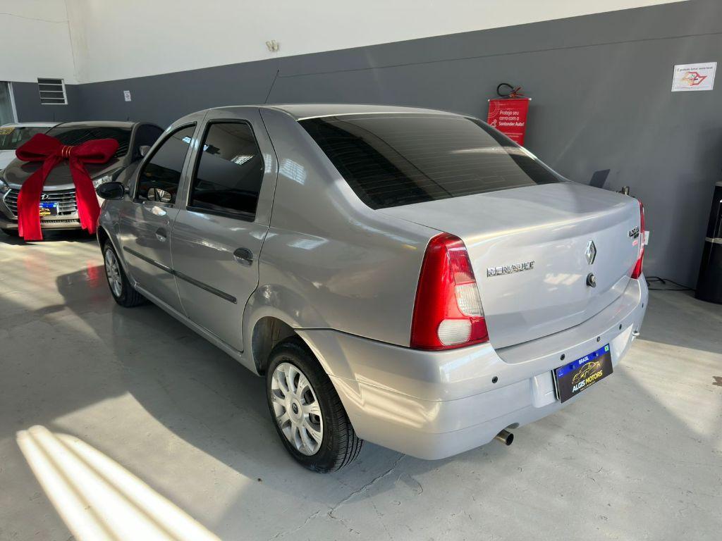 RENAULT Logan - Foto