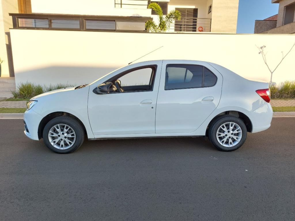 RENAULT Logan - Foto