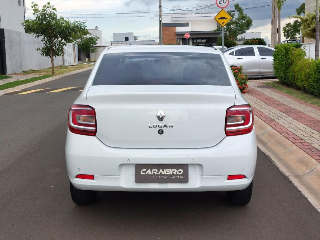 RENAULT Logan - Foto