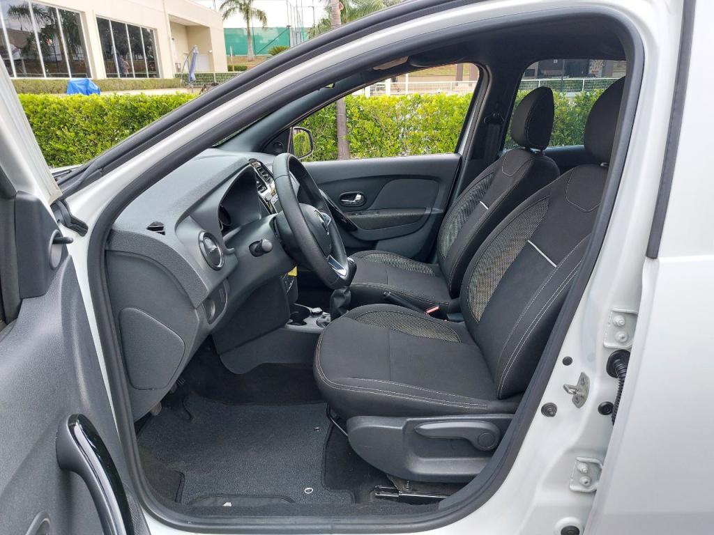 RENAULT Logan - Foto