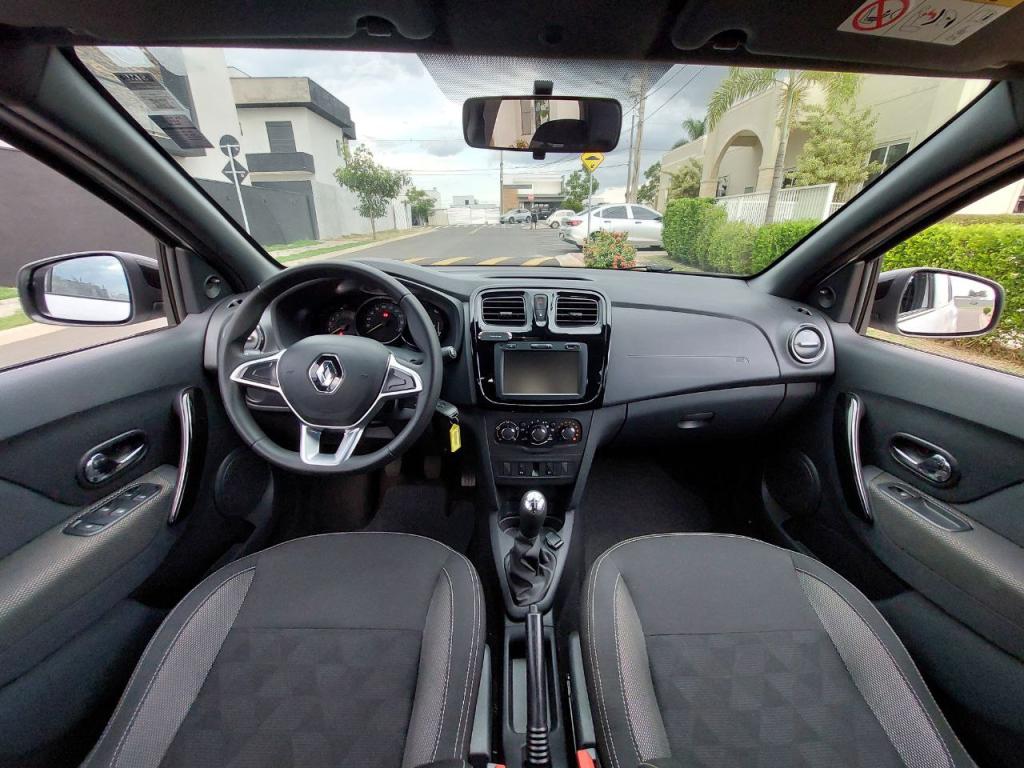 RENAULT Logan - Foto