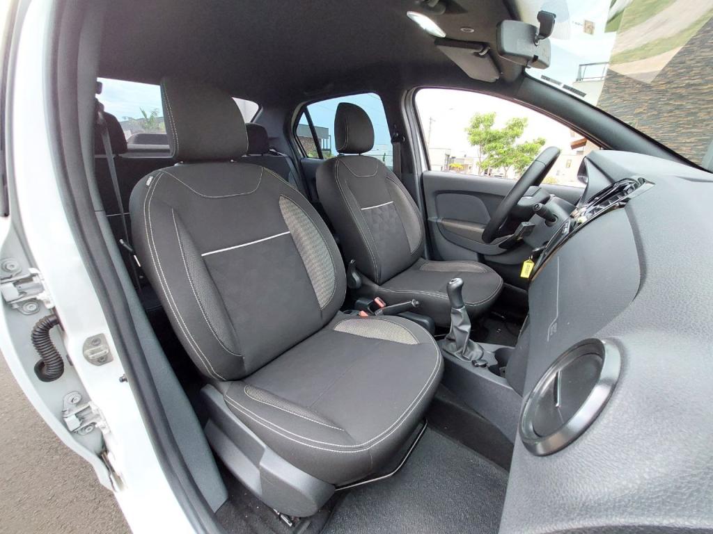 RENAULT Logan - Foto