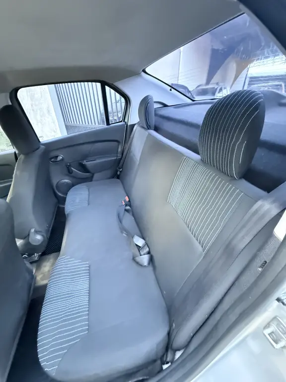 RENAULT Logan - Foto