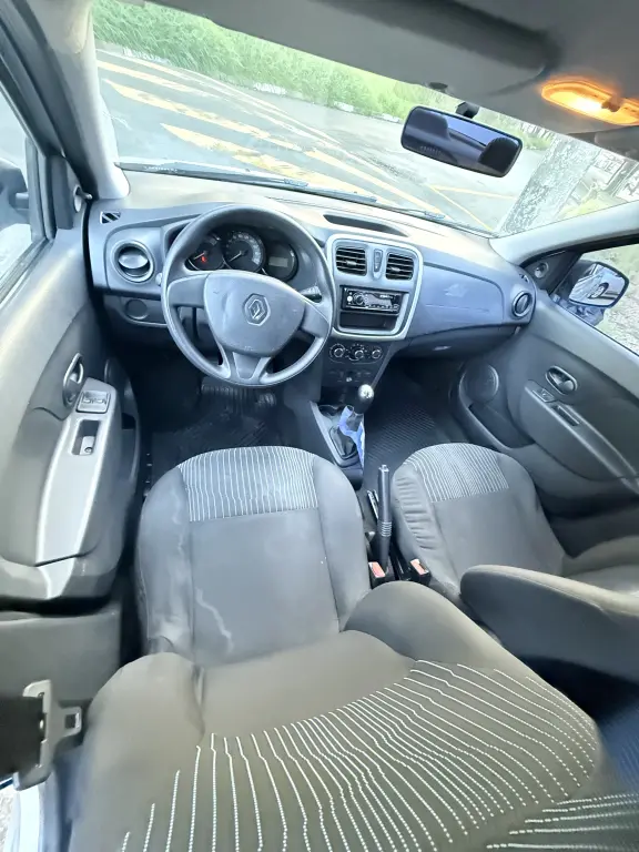 RENAULT Logan - Foto