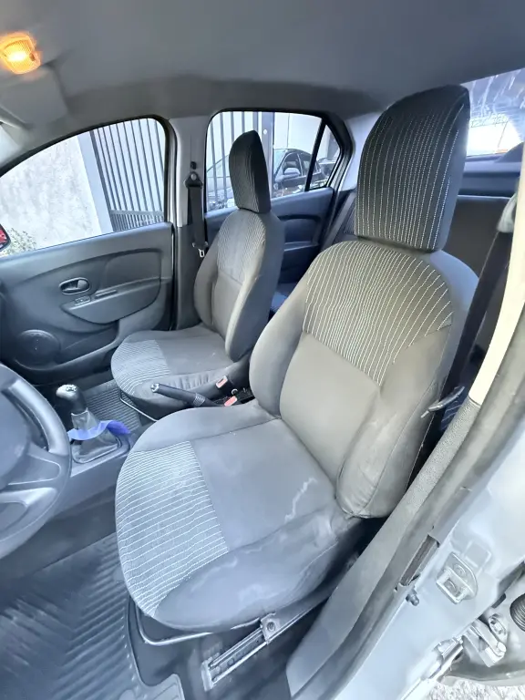 RENAULT Logan - Foto