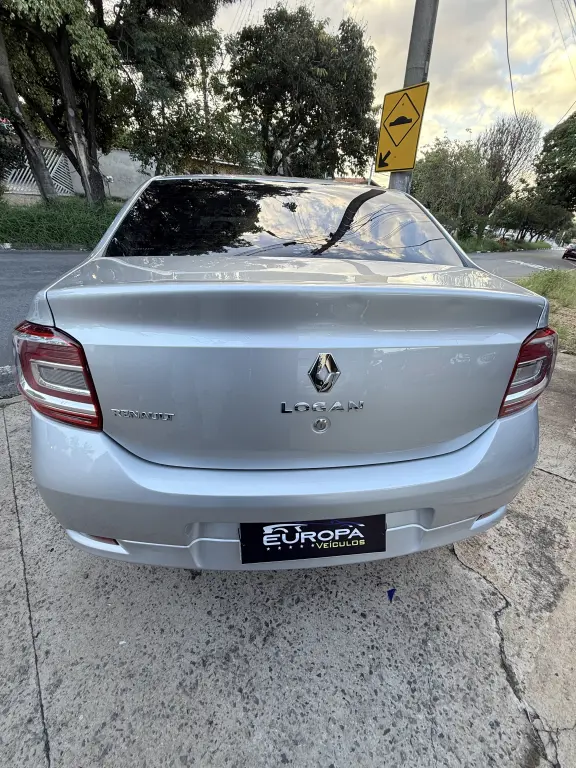 RENAULT Logan - Foto
