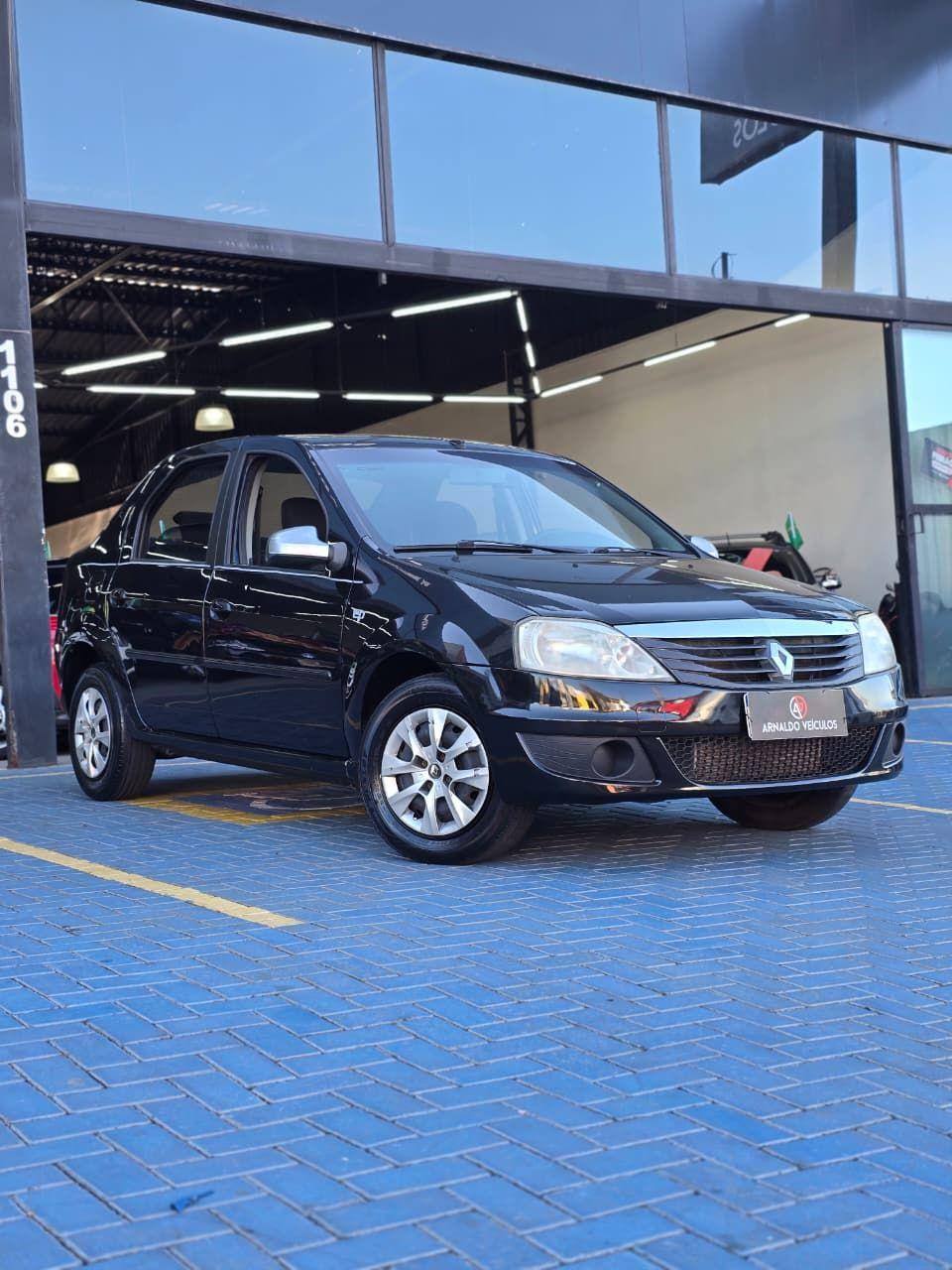 RENAULT Logan - Foto