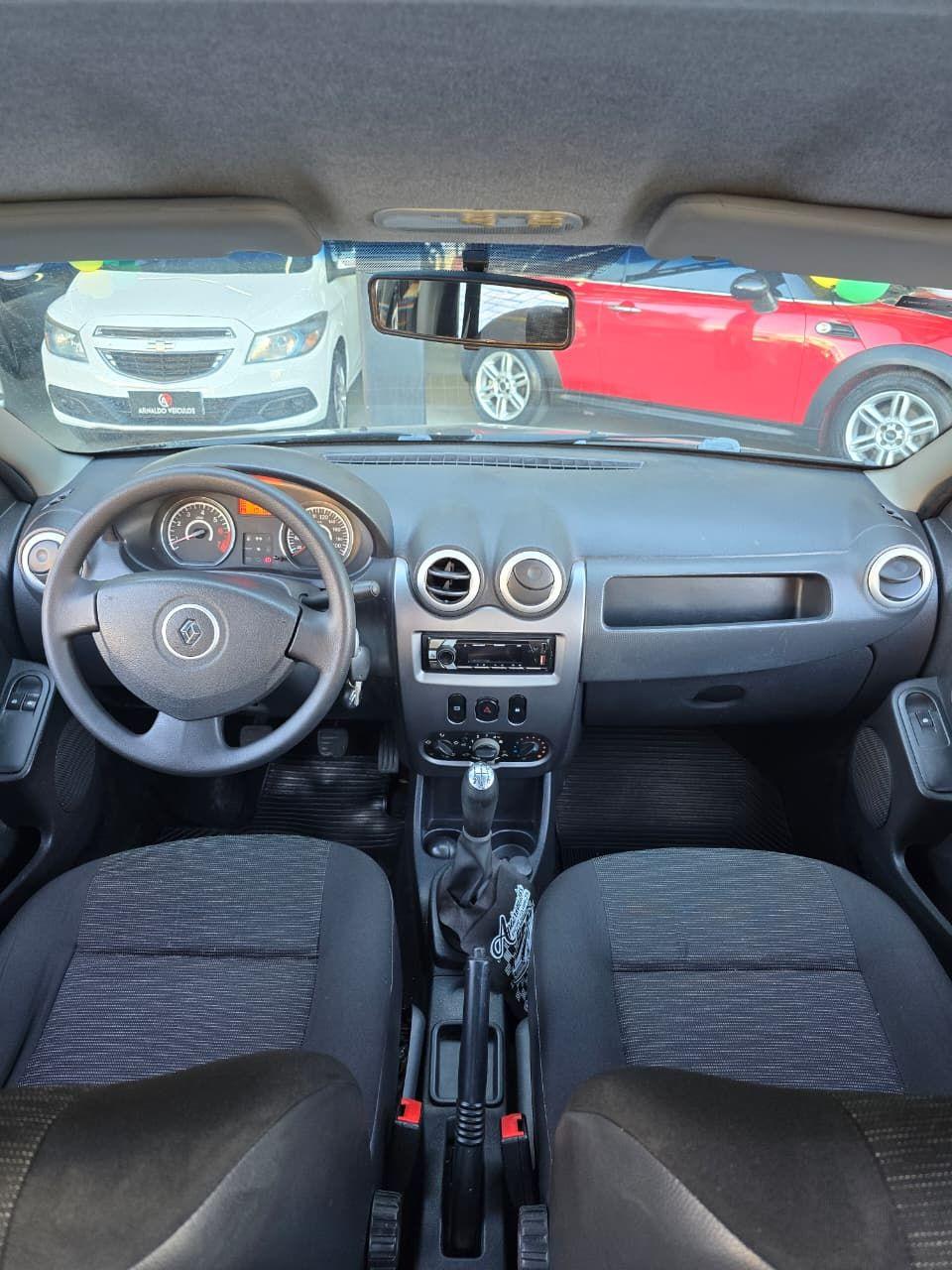 RENAULT Logan - Foto