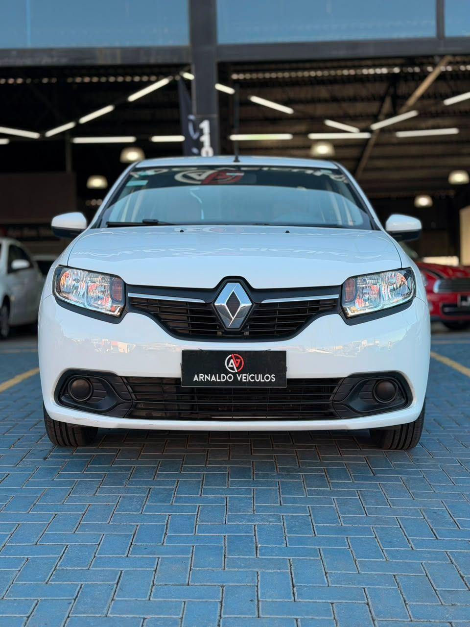 RENAULT Logan - Foto