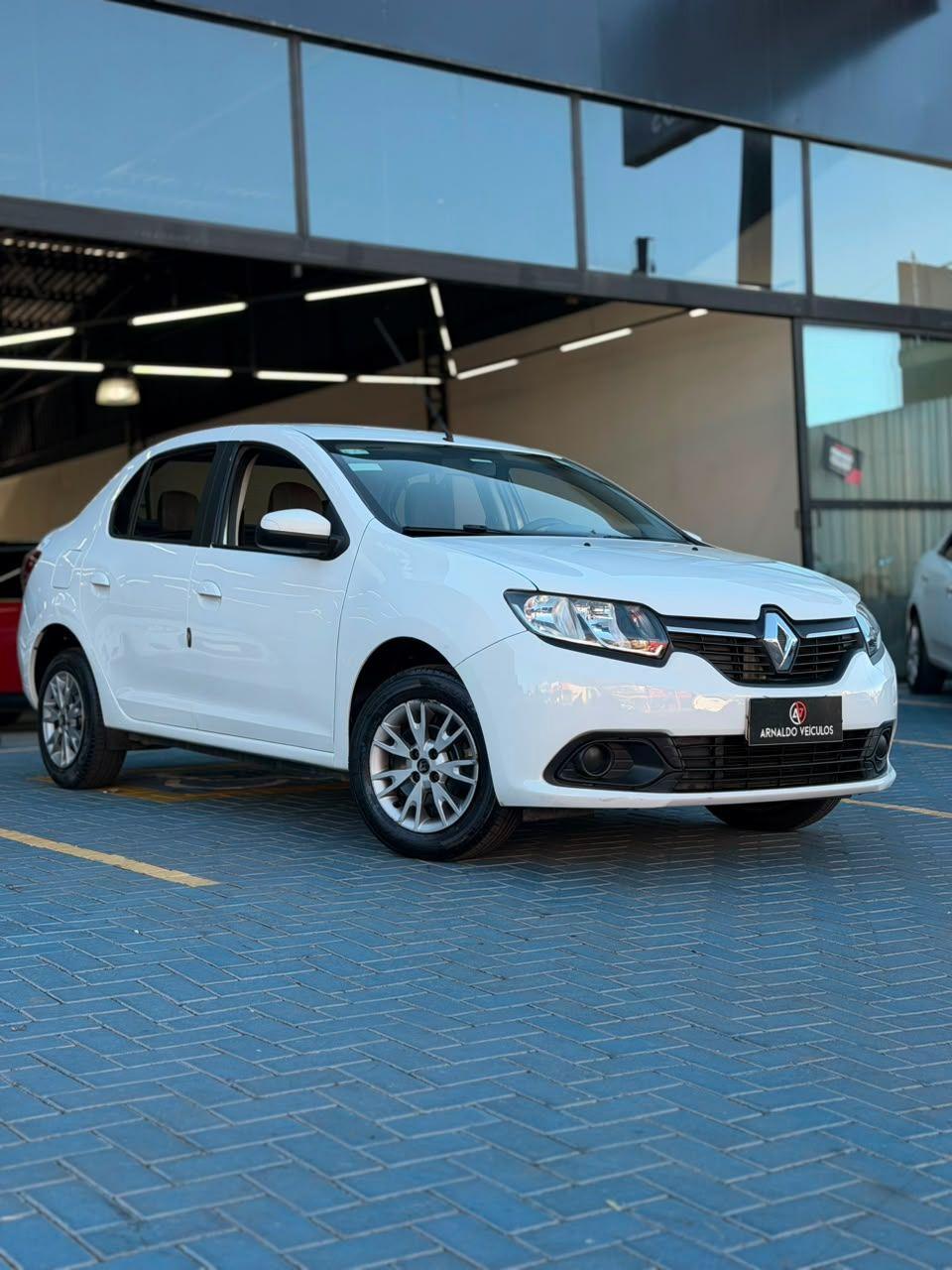 RENAULT Logan - Foto