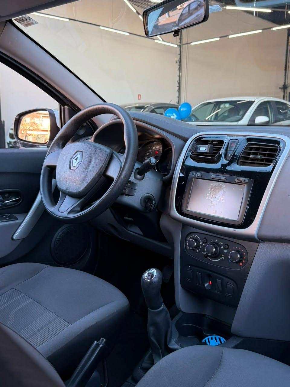 RENAULT Logan - Foto