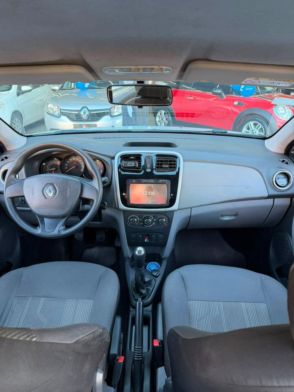 RENAULT Logan - Foto