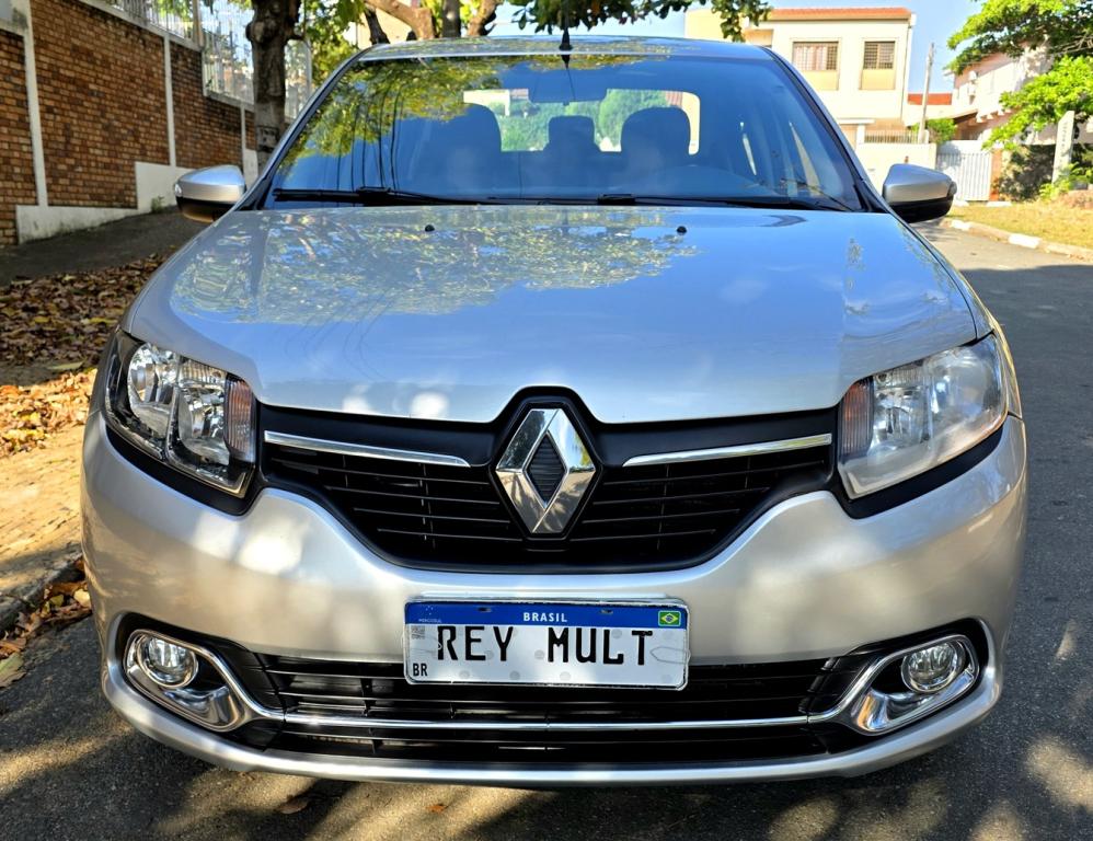 RENAULT Logan - Foto