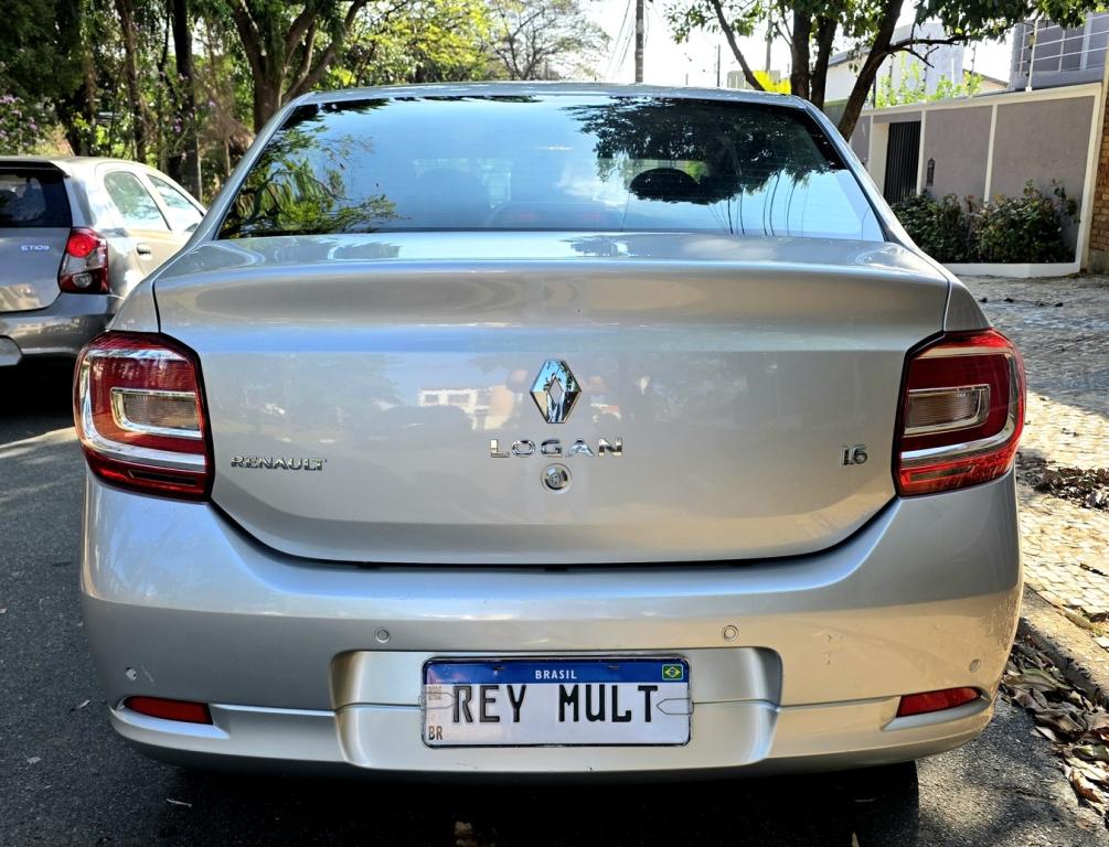 RENAULT Logan - Foto