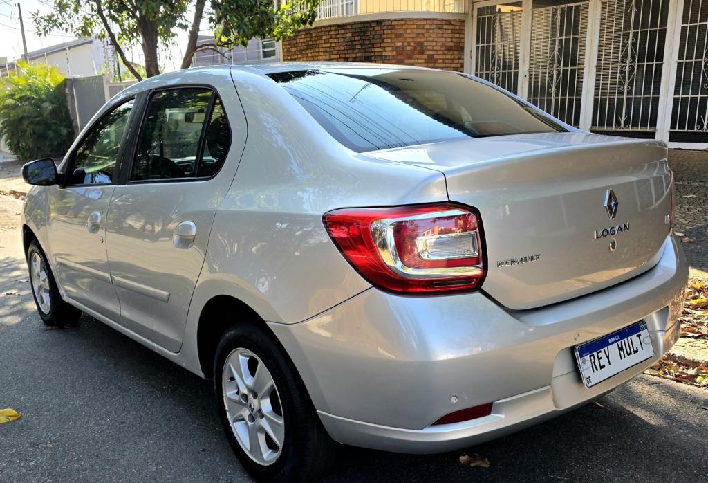 RENAULT Logan - Foto