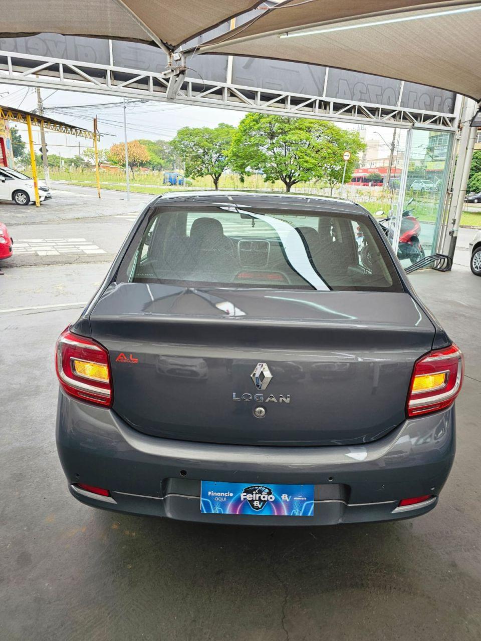 RENAULT Logan - Foto