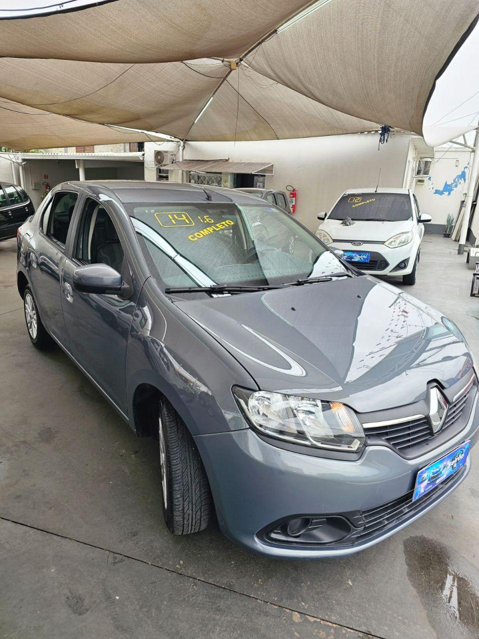 RENAULT Logan - Foto