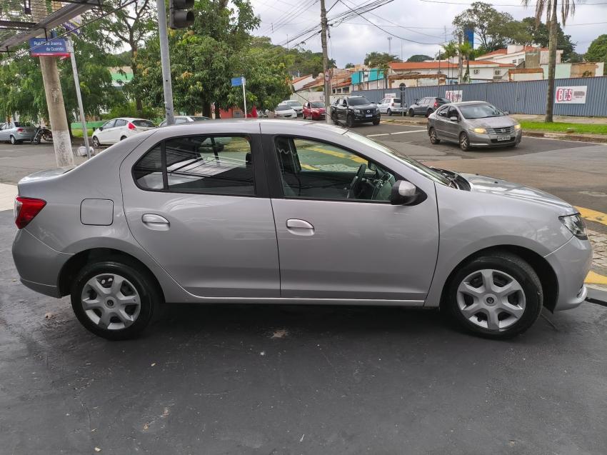 RENAULT Logan - Foto