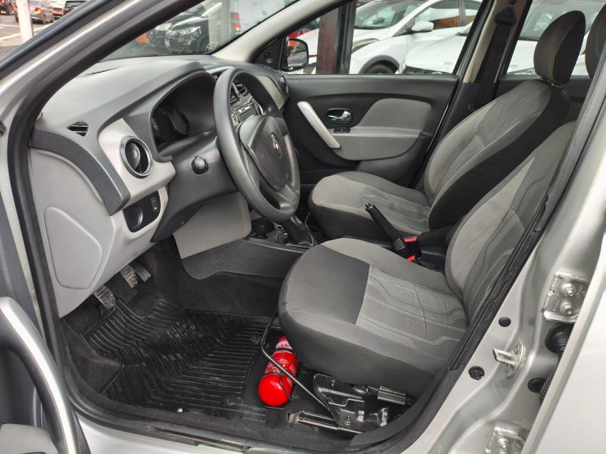 RENAULT Logan - Foto