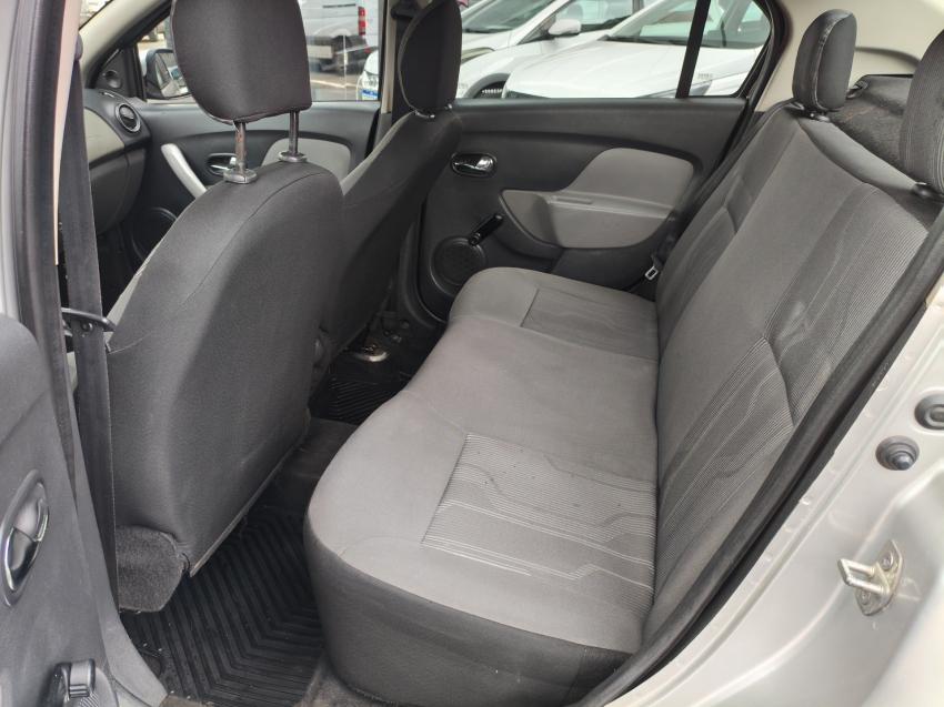 RENAULT Logan - Foto