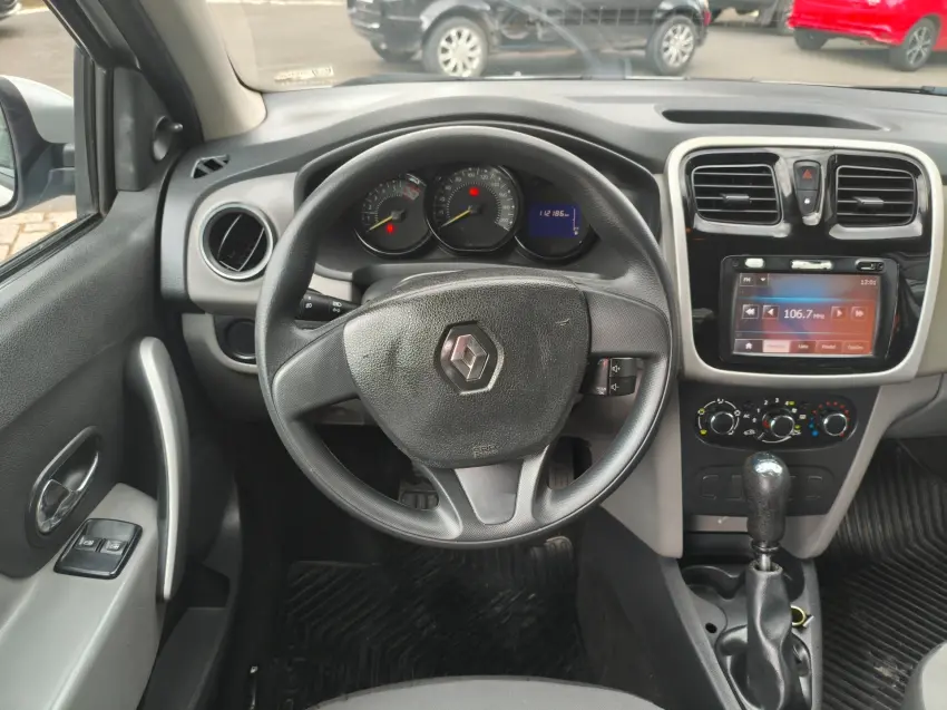 RENAULT Logan - Foto