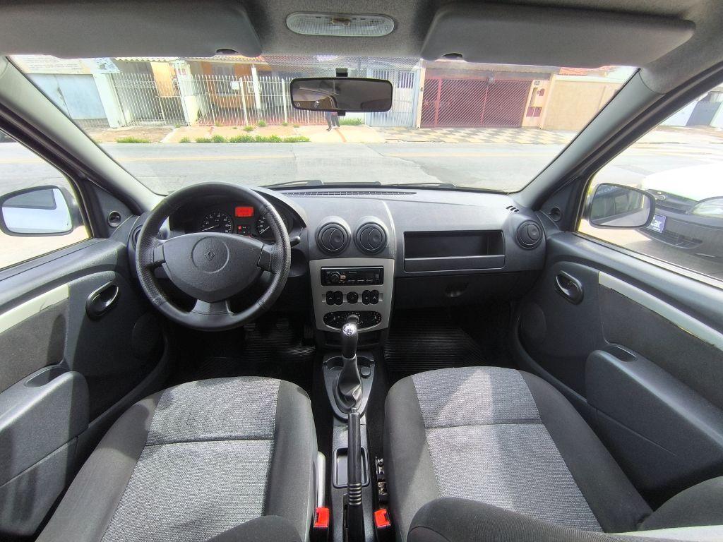 RENAULT Logan - Foto