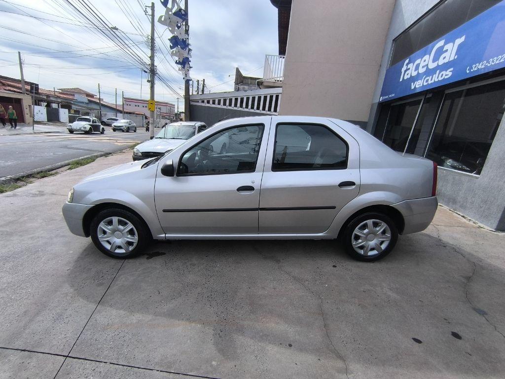 RENAULT Logan - Foto