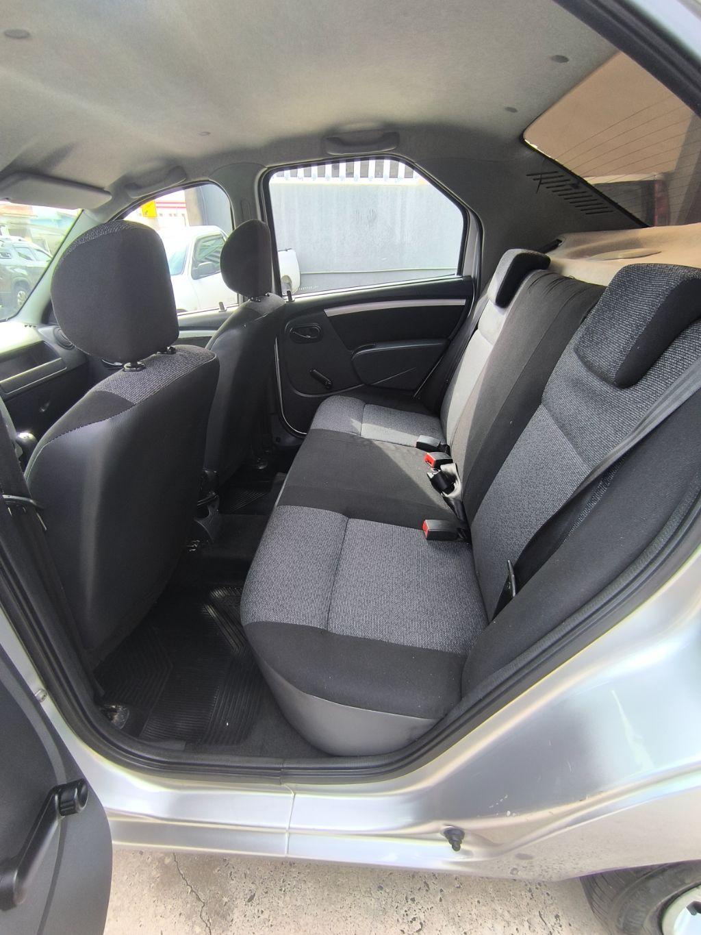 RENAULT Logan - Foto