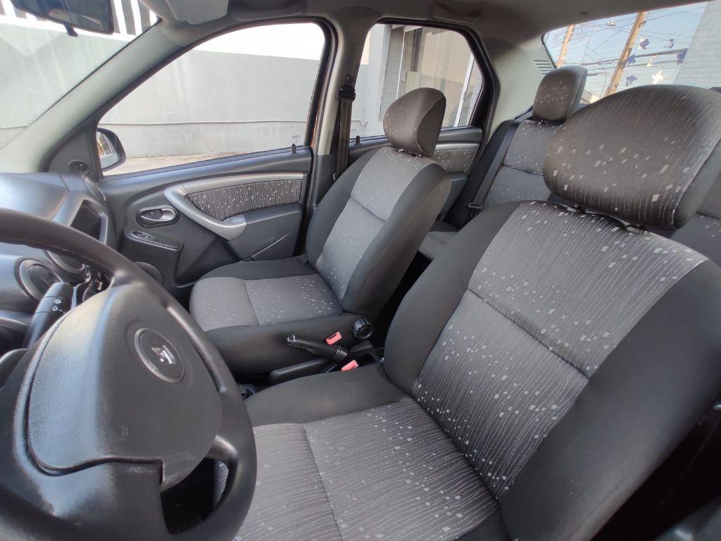 RENAULT Logan - Foto